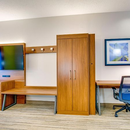 Holiday Inn Express Вінсенс Екстер'єр фото