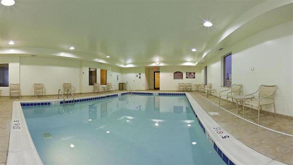 Holiday Inn Express Вінсенс Екстер'єр фото