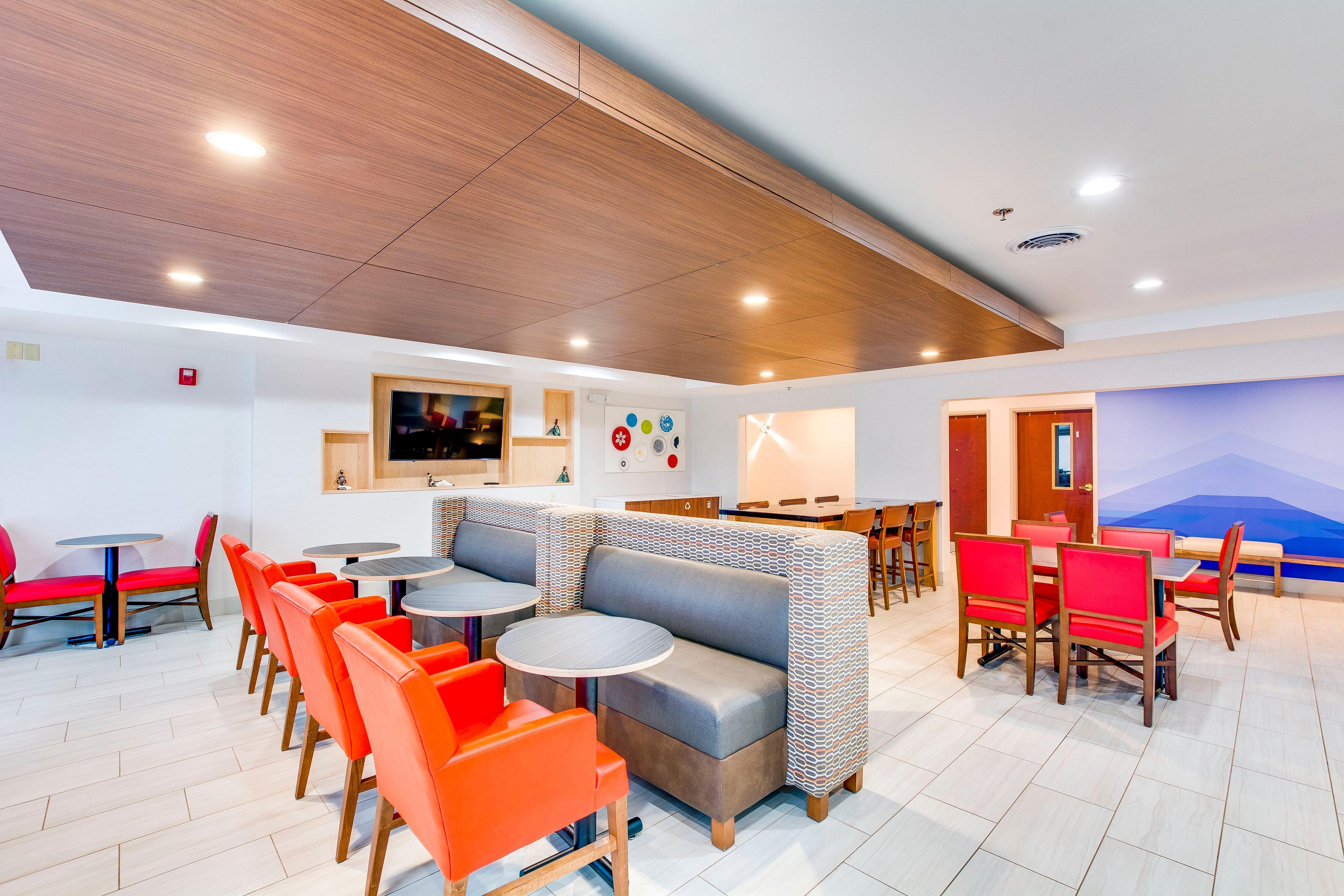 Holiday Inn Express Вінсенс Екстер'єр фото