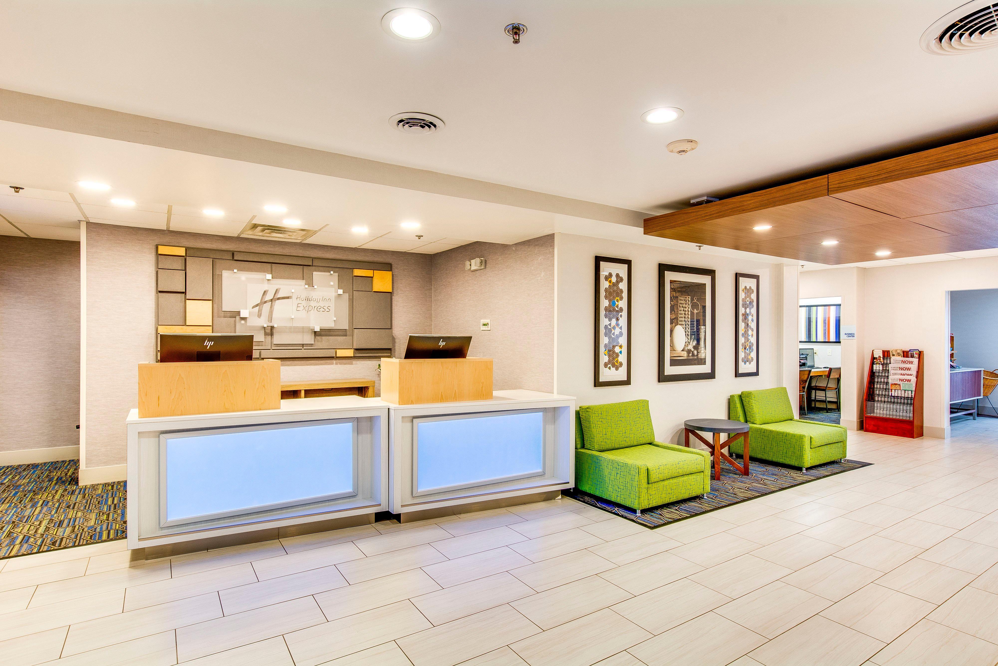 Holiday Inn Express Вінсенс Екстер'єр фото