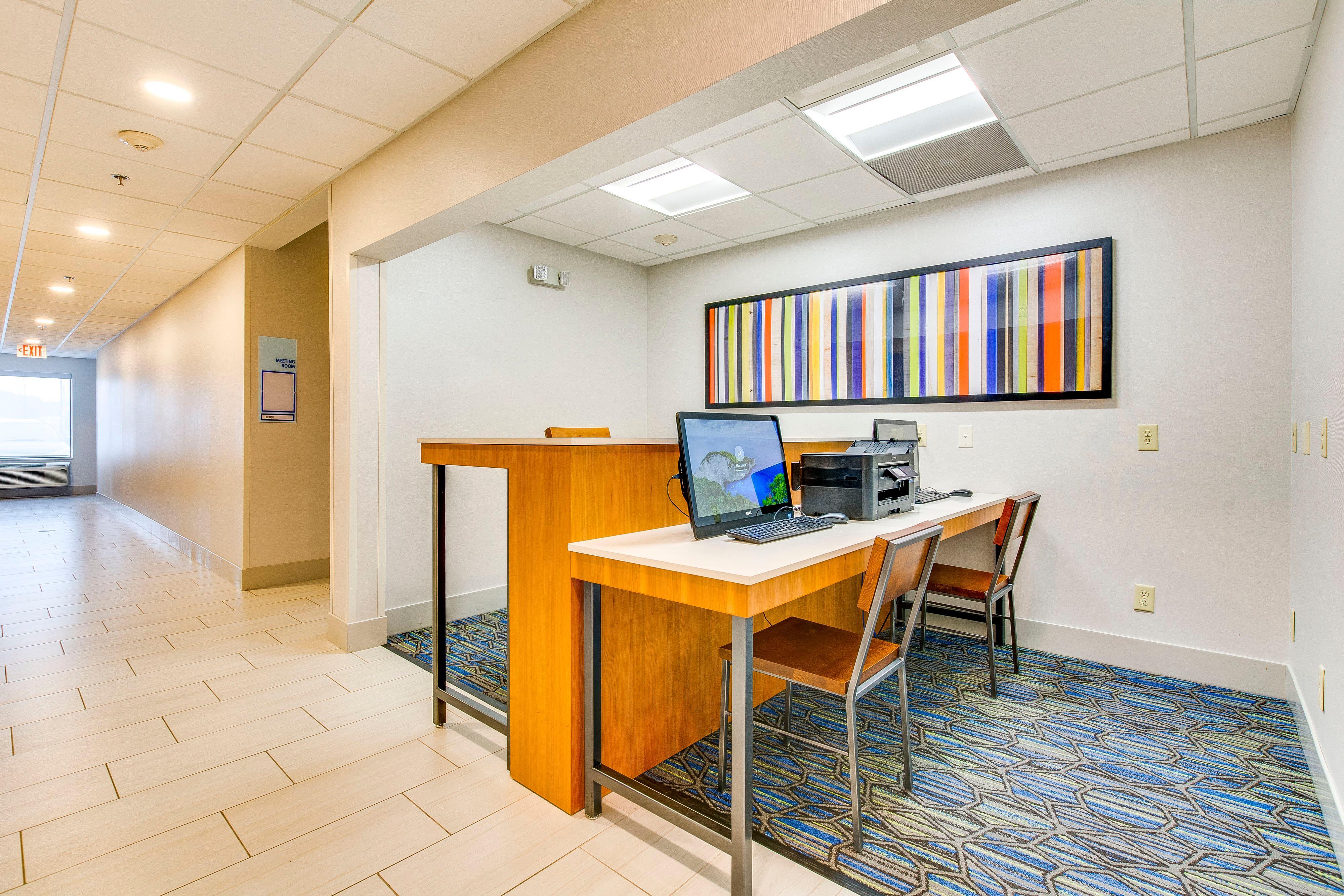 Holiday Inn Express Вінсенс Екстер'єр фото