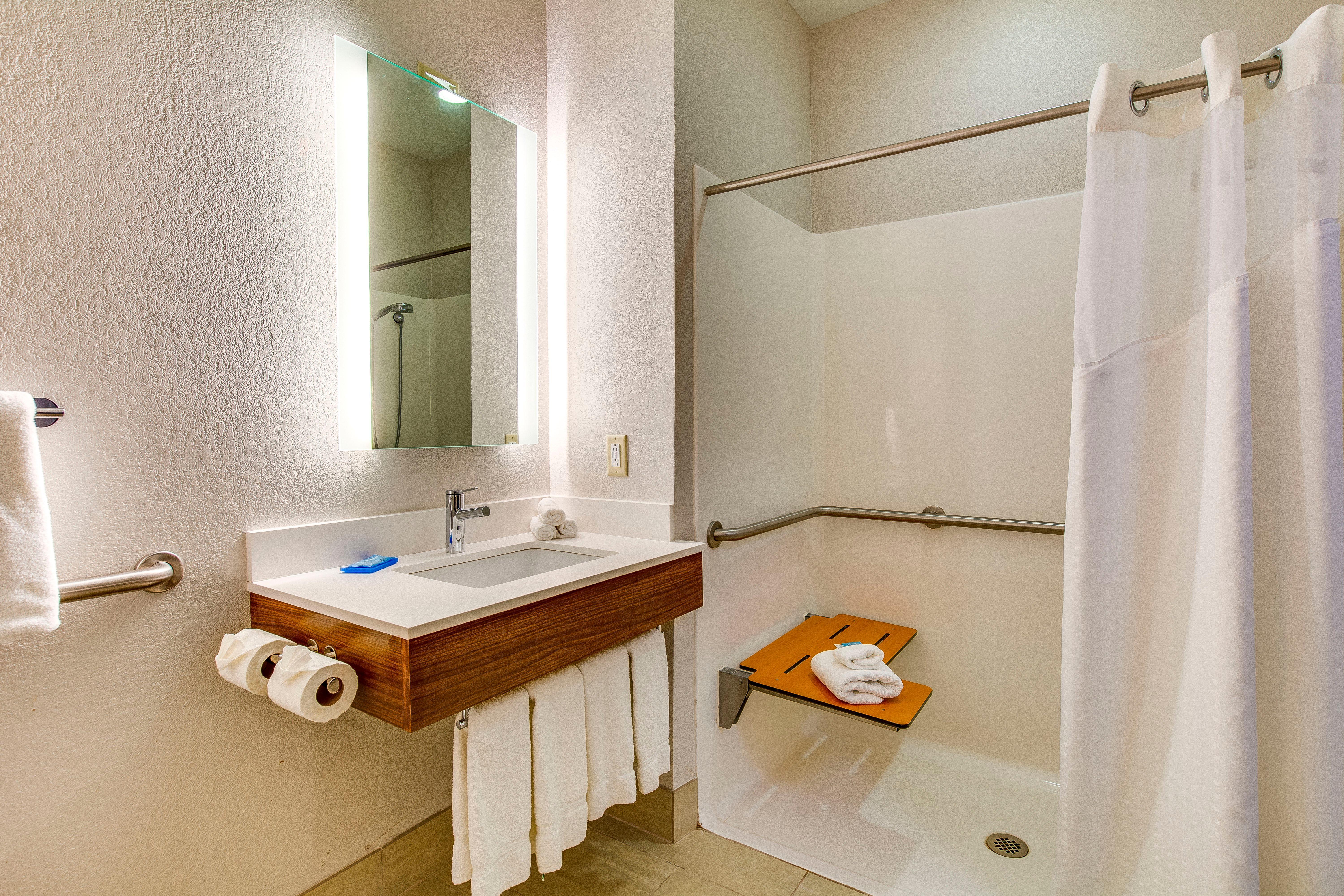 Holiday Inn Express Вінсенс Екстер'єр фото