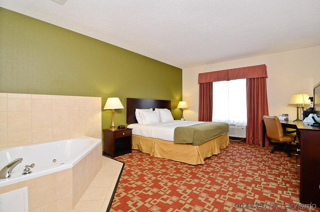 Holiday Inn Express Вінсенс Екстер'єр фото