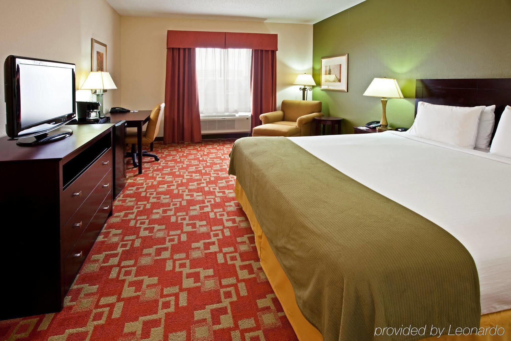 Holiday Inn Express Вінсенс Номер фото