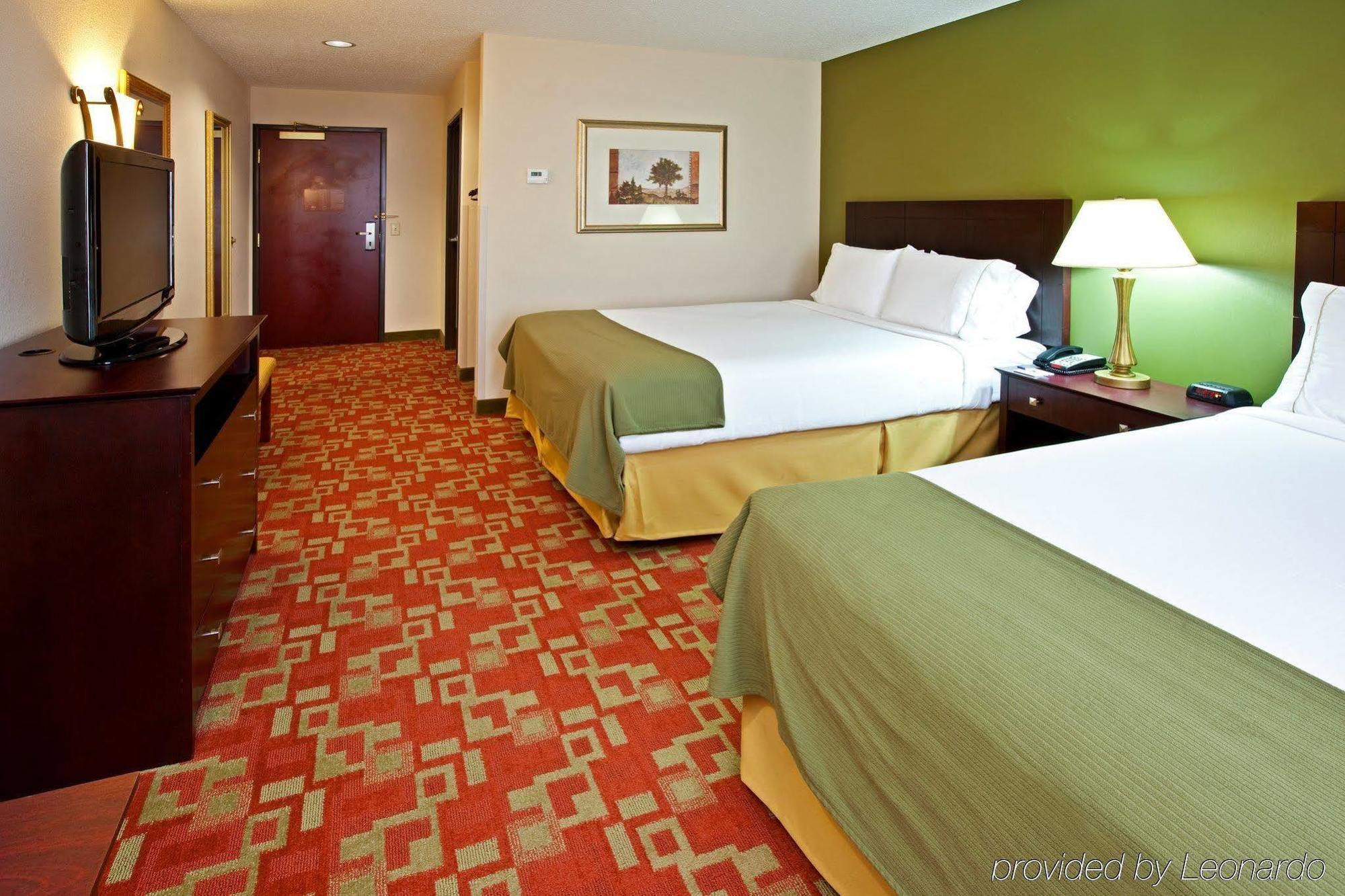 Holiday Inn Express Вінсенс Екстер'єр фото